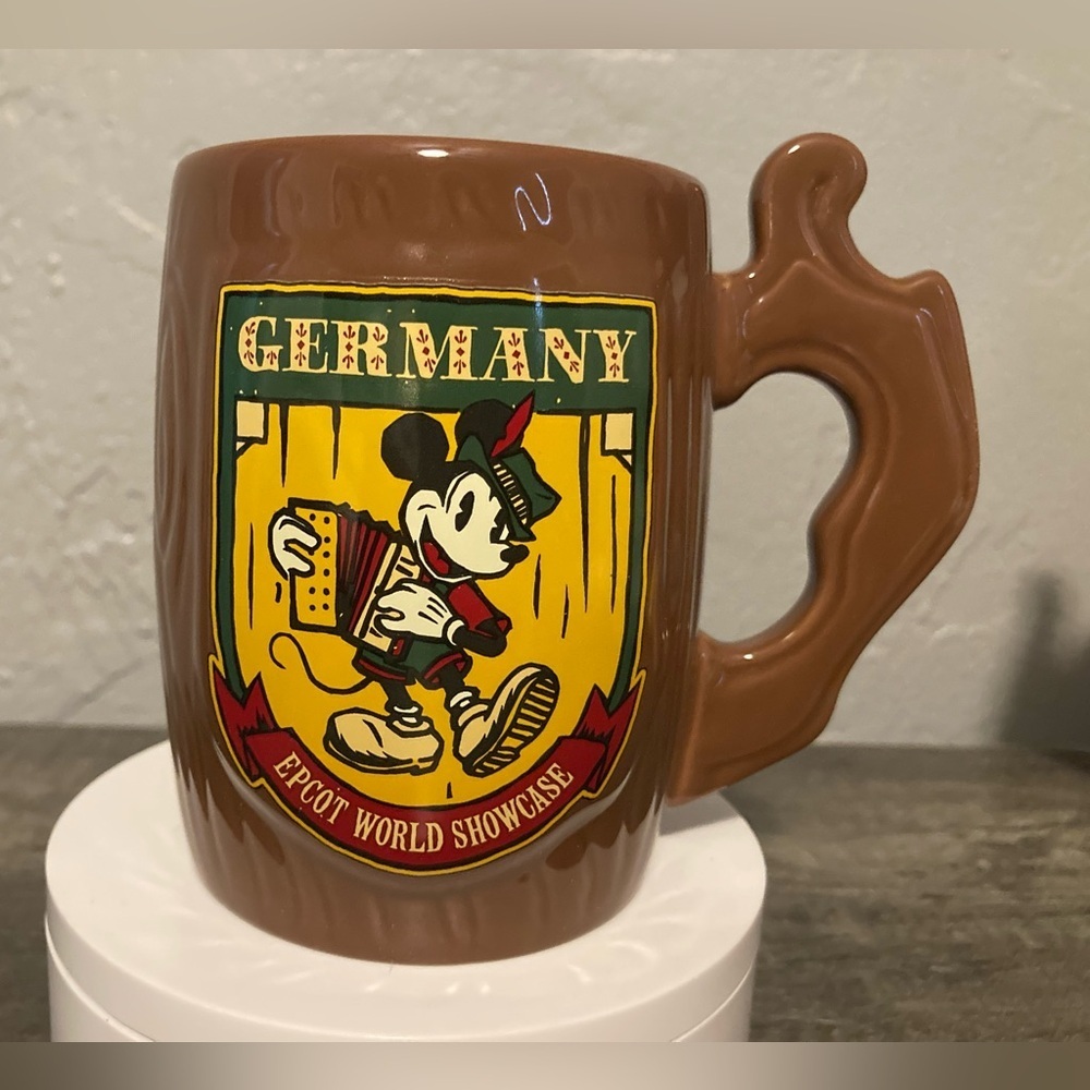 Disneys Mickey Mouse EPCOT World Showcase Germany 🇩🇪 Coffee Mug